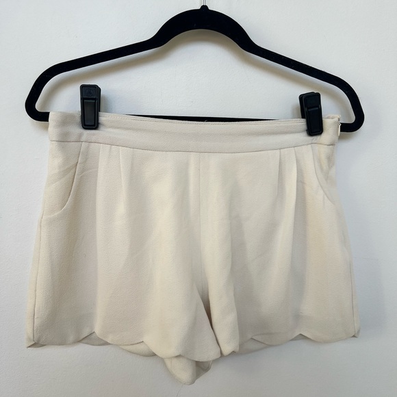Scalloped Edge Shorts - Picture 1 of 4